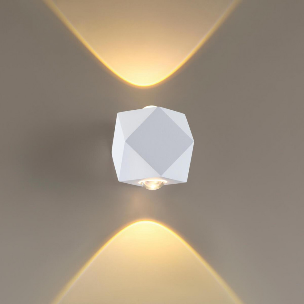 Уличный настенный светодиодный светильник Odeon Light Hightech Diamanta 4219/4WL