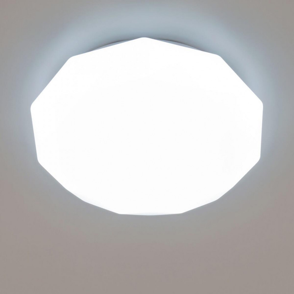 Потолочная люстра Citilux Астрон CL733680G